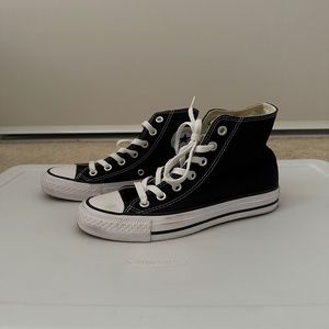 Converse high tops chucks size 5.5